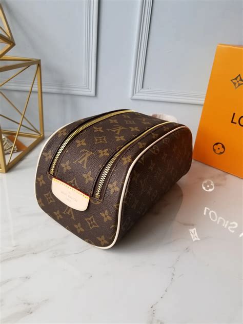 louis vuitton toiletry bag fake|louis vuitton toiletry pouch 15.